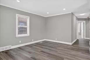 8222 Roselawn St, Detroit, MI 48204 - Photo 10