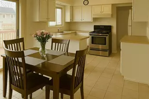 42840 Driftwood Dr, Sterling Heights, MI 48313 - Photo 2