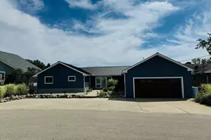 21557 Lake St, Cassopolis, MI 49031 - Photo 2