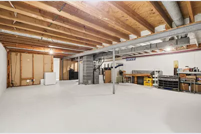 5887 Glenbrook Avenue SE, Kentwood, MI 49508 - Photo 18