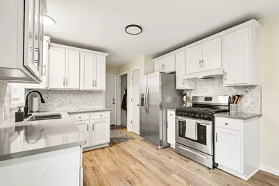 5887 Glenbrook Avenue SE, Kentwood, MI 49508 - Photo 4