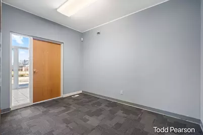 4211 Division Avenue N, Comstock Park, MI 49321 - Photo 10