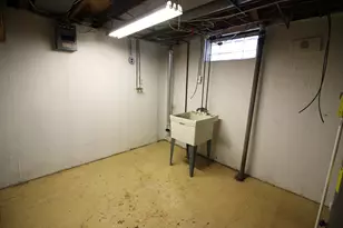 7521 Katherine St, Taylor, MI 48180 - Photo 16