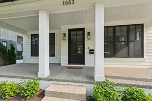 1053 Canterbury St, Birmingham, MI 48009 - Photo 2