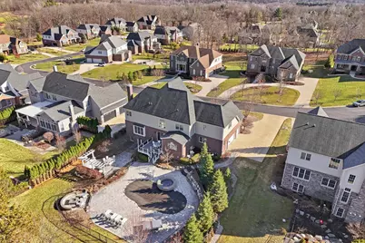 2424 Highland Drive, Ann Arbor, MI 48105 - Photo 2