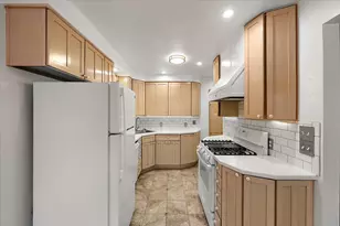 1218 Roslyn Rd, Grosse Pointe Woods, MI 48236 - Photo 32