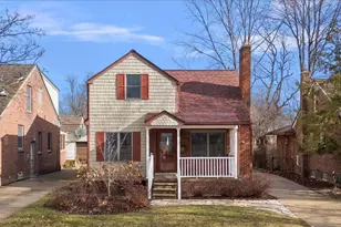 1218 Roslyn Rd, Grosse Pointe Woods, MI 48236 - Photo 2