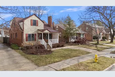 1218 Roslyn Road, Grosse Pointe Woods, MI 48236 - Photo 4