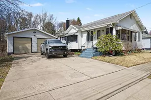 329 Chippewa St, Buchanan, MI 49107 - Photo 1