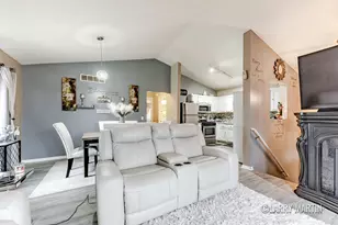 3481 Hampton Downs Dr SE, Grand Rapids, MI 49512 - Photo 4