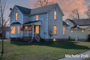 902 S Hayes St, Hastings, MI 49058 - Photo 2