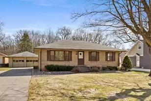 340 Collindale Ave SW, Grand Rapids, MI 49534 - Photo 1