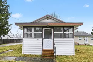 1015 Pearl St, Lansing, MI 48906 - Photo 2