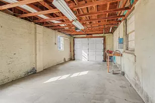 7134 Maplewood Dr, Temperance, MI 48182 - Photo 18