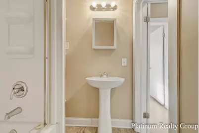 254 W Southern Avenue, Muskegon, MI 49441 - Photo 22