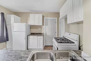 254 W Southern Ave, Muskegon, MI 49441 - Photo 16