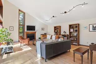 3635 Fox Hunt Dr, Ann Arbor, MI 48105 - Photo 4