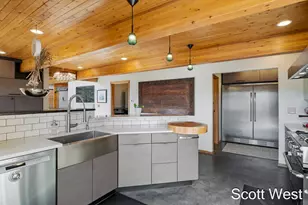 2870 Grand River Dr NE, Grand Rapids, MI 49525 - Photo 10