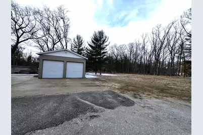 673 S Wolf Lake Road, Muskegon, MI 49442 - Photo 4