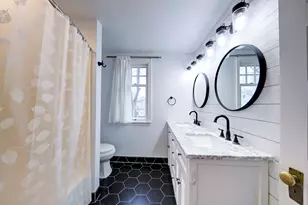 809 Sycamore Pl, Ann Arbor, MI 48104 - Photo 8