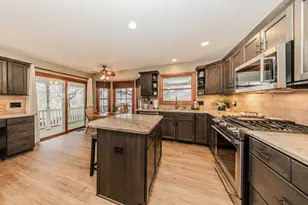 9055 Yorkshire Dr, Saline, MI 48176 - Photo 14