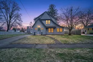 221 N Higby St, Jackson, MI 49202 - Photo 1