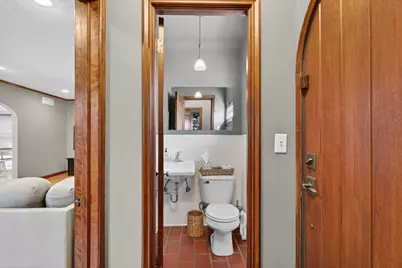 221 N Higby Street, Jackson, MI 49202 - Photo 6