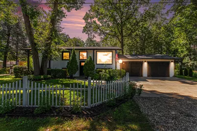 819 W Michigan Street, New Buffalo, MI 49117 - Photo 2