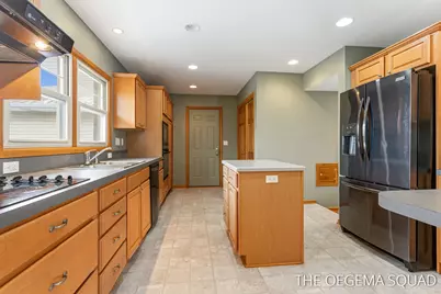 750 Pine Avenue, Holland, MI 49423 - Photo 2