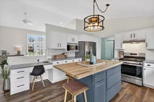 826 Meadow Dr, Wayland, MI 49348 - Photo 8