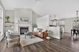 826 Meadow Dr, Wayland, MI 49348 - Photo 4