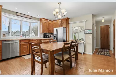 4701 Maplehollow Court SE, Grand Rapids, MI 49508 - Photo 6