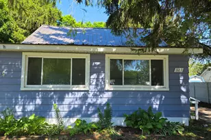 321 S 4th St, Edmore, MI 48829 - Photo 2