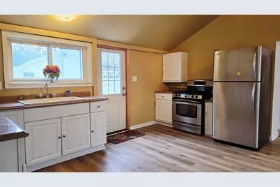 321 S 4th Street, Edmore, MI 48829 - Photo 2