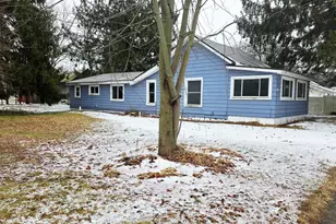 321 S 4th St, Edmore, MI 48829 - Photo 24