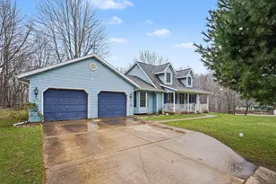 102 Sweetheart Ln, Battle Creek, MI 49017 - Photo 2