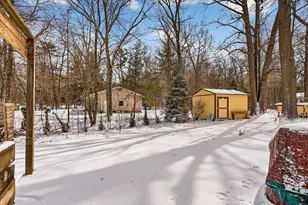 586 N Peterson Rd, Muskegon, MI 49445 - Photo 10