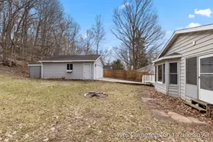 829 N Jefferson St, Lowell, MI 49331 - Photo 28