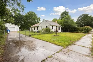 5109 Haughey Ave SW, Wyoming, MI 49548 - Photo 2