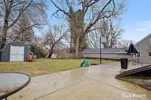 1050 Spring Ave NE, Grand Rapids, MI 49503 - Photo 4