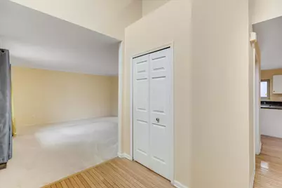 24403 Elmhurst Avenue, Farmington Hills, MI 48336 - Photo 4