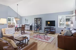 3795 Waldenwood Dr, Ann Arbor, MI 48105 - Photo 10