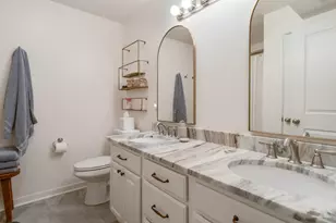 1361 S Village Cir, Kalamazoo, MI 49009 - Photo 18