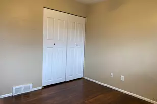 8129 Clippert St, Taylor, MI 48180 - Photo 18