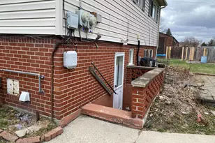 8129 Clippert St, Taylor, MI 48180 - Photo 4