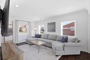 38310 Huron Pointe Dr, Harrison Township, MI 48045 - Photo 12