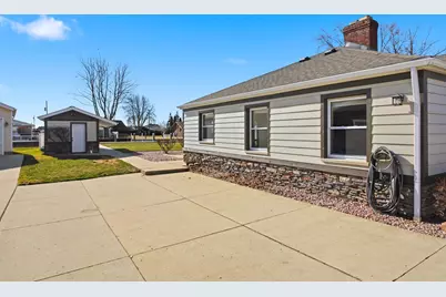 38310 Huron Pointe Drive, Harrison Township, MI 48045 - Photo 46