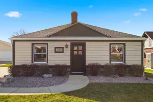 38310 Huron Pointe Dr, Harrison Township, MI 48045 - Photo 40