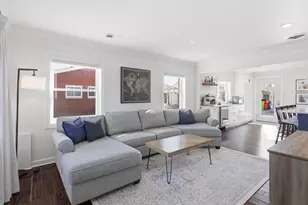 38310 Huron Pointe Dr, Harrison Township, MI 48045 - Photo 10