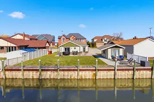 38310 Huron Pointe Dr, Harrison Township, MI 48045 - Photo 52